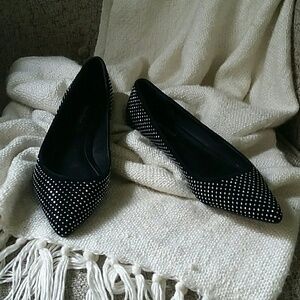 WHBM black flats sz 7 1/2